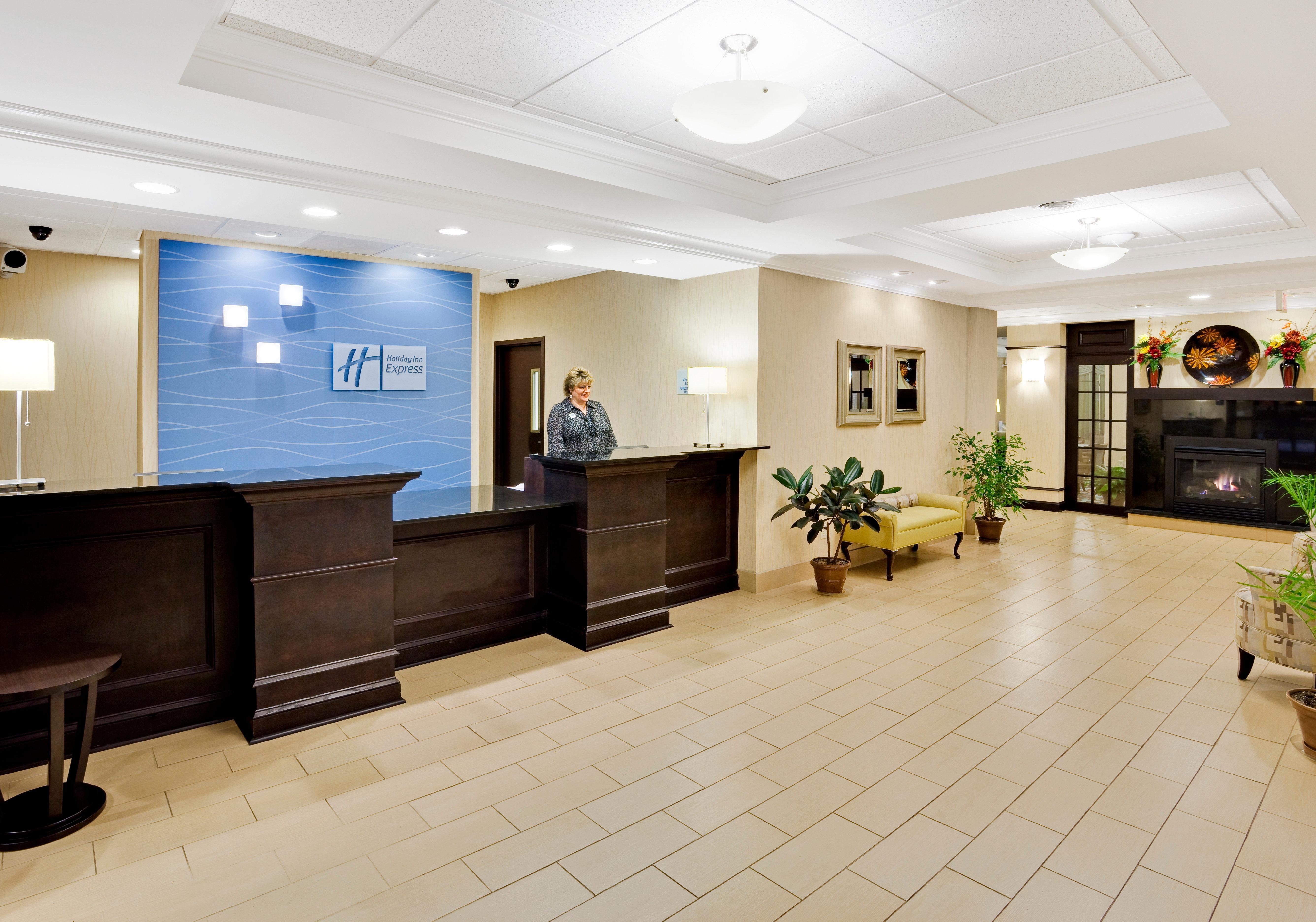 Holiday Inn Express Hotel & Suites Lebanon By Ihg Екстериор снимка