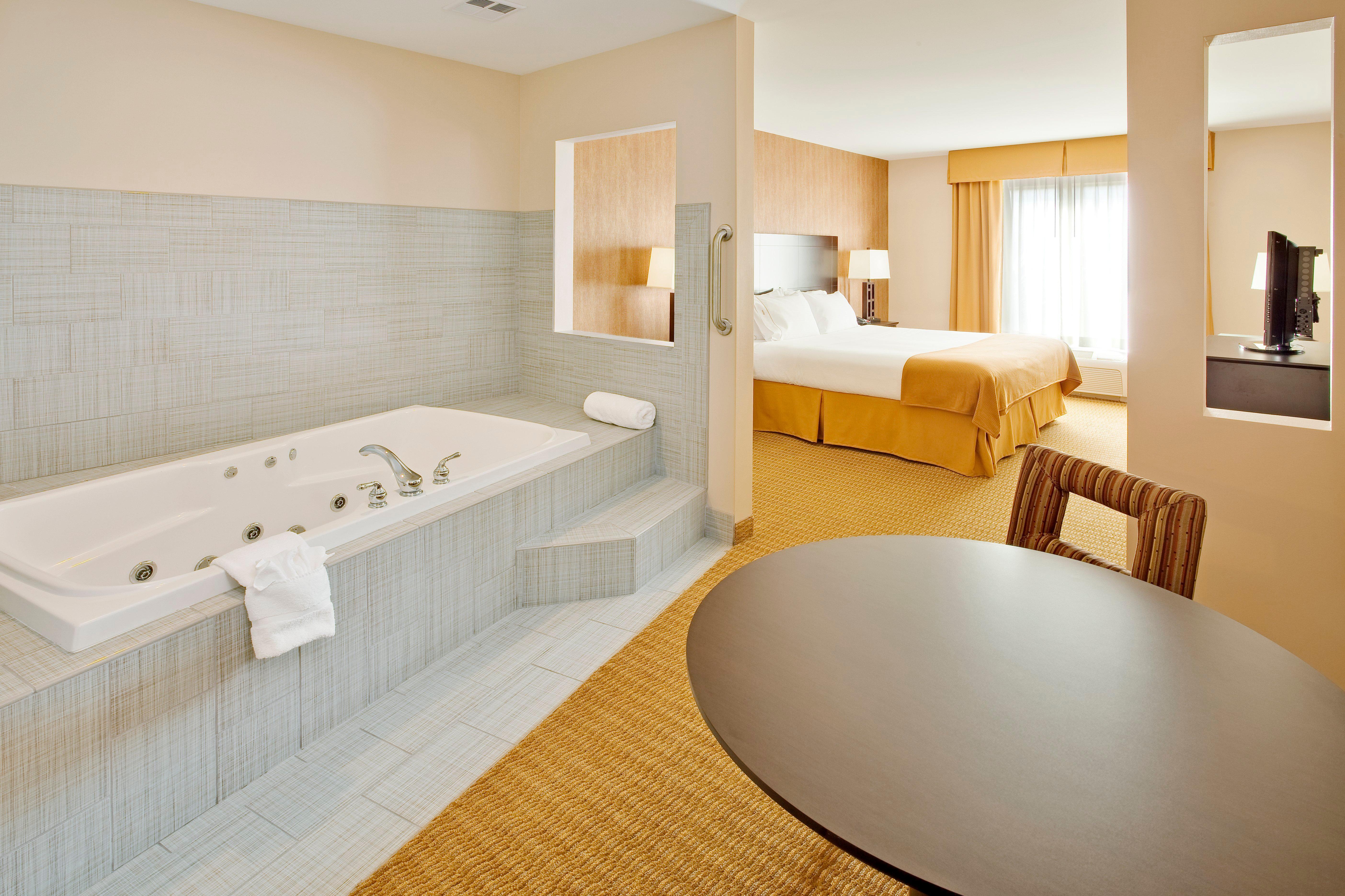Holiday Inn Express Hotel & Suites Lebanon By Ihg Екстериор снимка